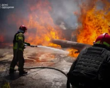 Пожежа в Одесі 29 липня: рятувальники ліквідовують наслідки вибухів