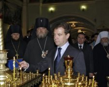 Медведєв узрів число звіра і знак божий