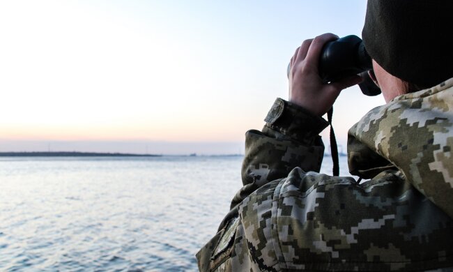 Схожі на НЛО: українцям показали дикі пляжі Азовського моря, небезпека чатує на кожному кроці