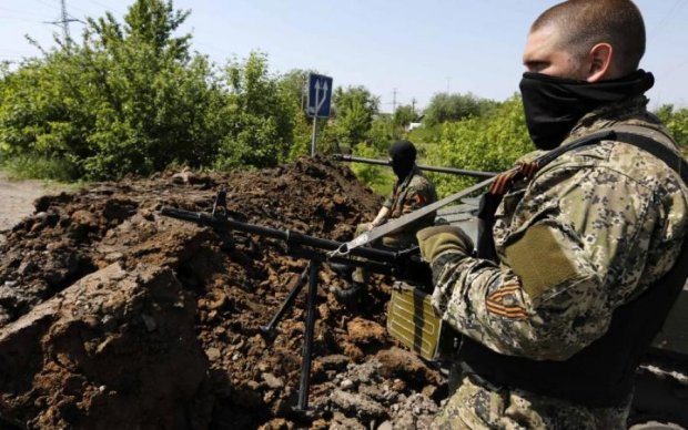 Агрессор яростно бьет по украинским позициям из запрещенного оружия