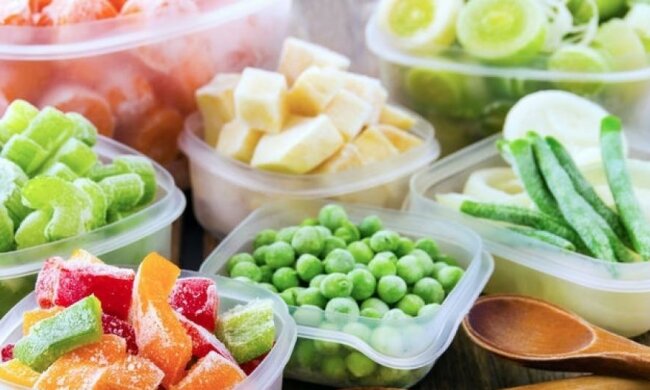 5 продуктів, які краще зберігати в морозилці
