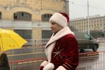 "Шулявка їде!": Кличко в костюмі Діда Мороза відкрив рух "відпочилим" мостом
