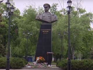 пам'ятник Жукову в Харкові, скріншот з відео