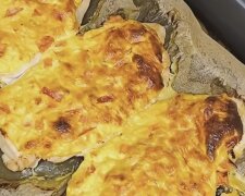 Куриное филе под "шапочкой" из творога и сыра: фото скрин рецепта
