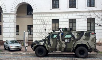 В Киеве на Майдане заметили военные броневики (фото)