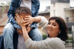 Оля Цибульська з сім'єю, скріншот з відео