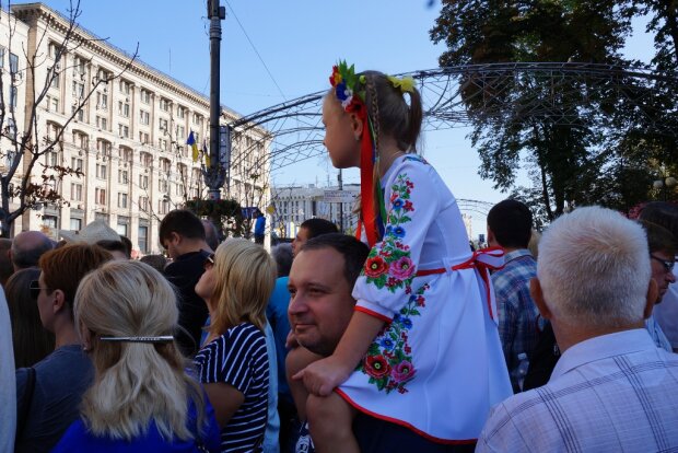 День незалежності, вишиванки - фото Знай.ua
