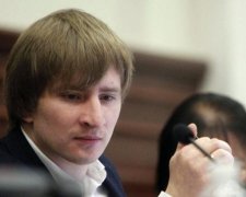 Зам Кличко прикупил себе диплом: видео
