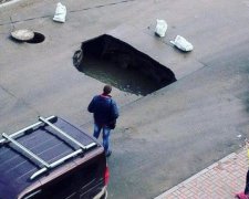 Замість каміння з неба на росіян полетіли фекалії з-під землі