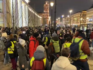 Росіяни на мітингах, скріншот