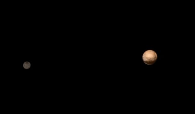 NASA показало спутник Плутон вблизи