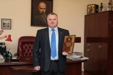 Анатолий Миколец