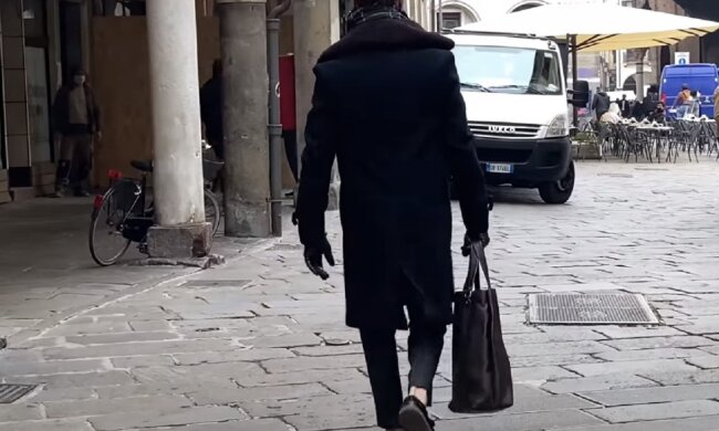 Охайний чоловік. Фото: скриншот з відео