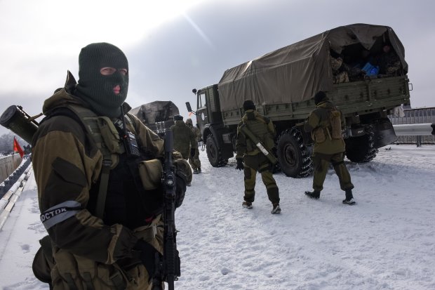 Українські воїни ліквідували ватажка бойовиків: топтати прапор - погана прикмета