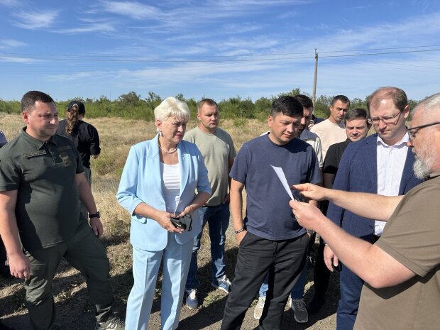 Питна вода та реконструкція аварійних обʼєктів: міністр Стрілець з посадовцями відвідали Дніпропетровщину