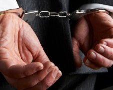 Прокурора з Дніпропетровщини спіймали на хабарі у 50 тис. грн