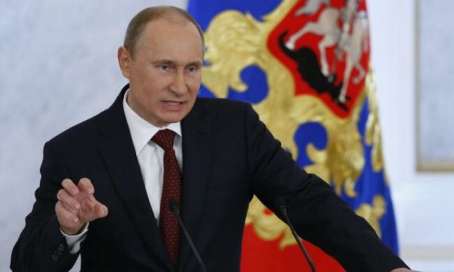 Что-то пошло не так: блогер заметил странный рост у Путина во время митинга