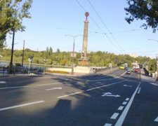 Пустые улицы солнечного оккупированного Донецка (фото)