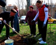 Королевська зайнялася благодійністю у розкішному взутті