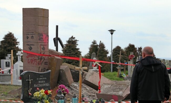 Хакери дізналися ціну кремлівської провокації з пам'ятником УПА