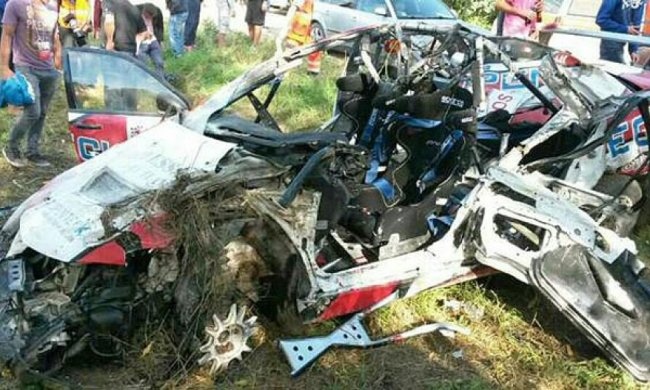 Украинский экипаж разбился на ралли в Латвии (фото)