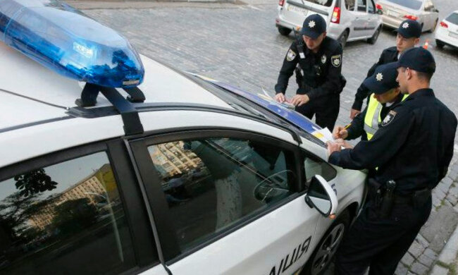 Хоробрі лише з дамами: в Дніпрі два "герої" на Жигулях грабували зустрічних жінок