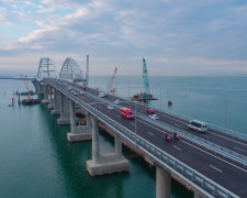 В сети показали новые фото "уставшего" Крымского моста