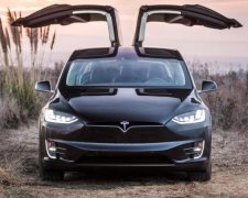 Стало відомо, коли кросовер Tesla з'явиться на ринку