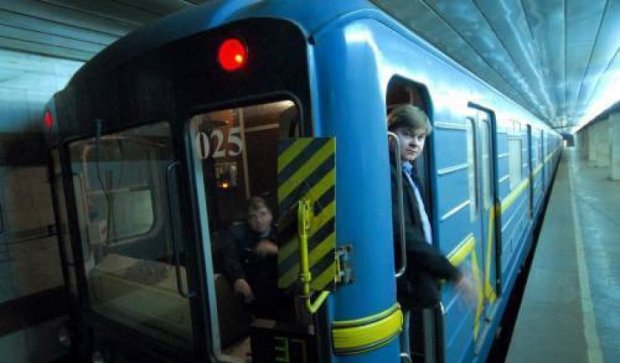 Киевское метро завтра будет работать на час дольше