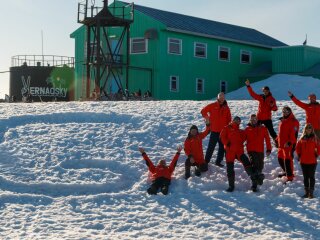 Команда станции "Академик Вернадский", фото: пресс-служба Google