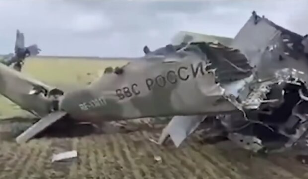 Подбитый самолет России. Фото: скриншот Youtube