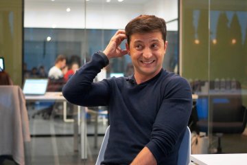 Зеленський йде у відрив: як комік обійшов динозаврів української політики