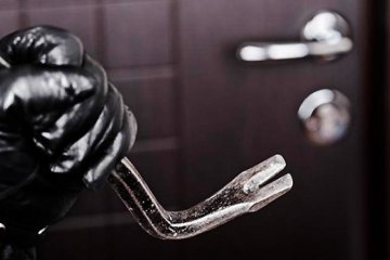 Столичні злодії позначають квартири дивними знаками