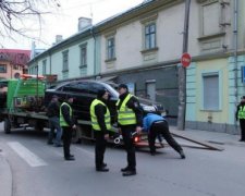 Штрафи у сотні тисяч: влада вирішила загнати "євробляхи" у стійло