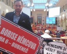 Російському посольству у Чехії підготували неприємний сюрприз