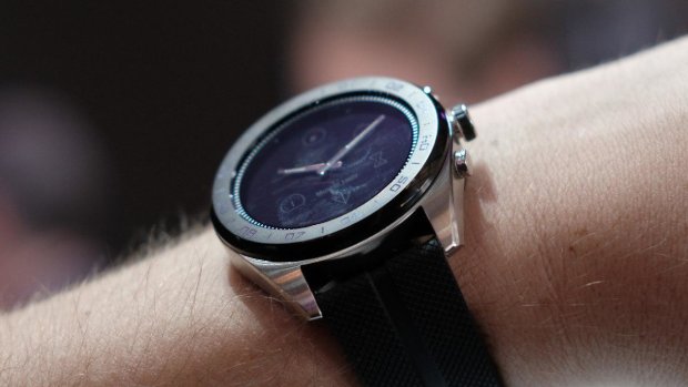 LG Watch W7: корейці представили подвійний годинник