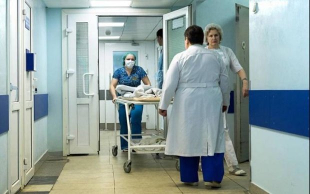 Украинский заробитчанин повесился в польской больнице: первые подробности