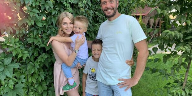 Яна Глущенко с семьей, фото из Instagram