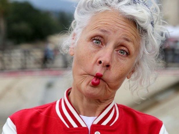 64-летняя бабушка вышла на пенсию и стала самой востребованной моделью мира: ее фото вдохновят всех