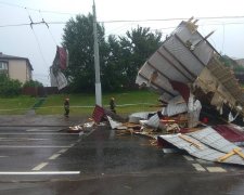 Дніпропетровщина в полоні стихії: сотні людей залишилися без даху і світла, кадри постапокаліпсису