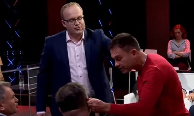 Ветеран АТО жорстко заткнув рота проросійському журналісту в прямому ефірі: "На ФСБшних грошах живеш"