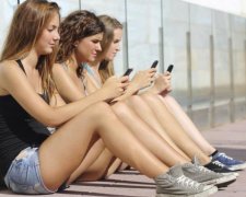 Стало відомо, скільки щастя віднімають соціальні мережі