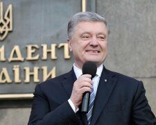 Порошенко "охрестив" себе президентом України знову: що сталося