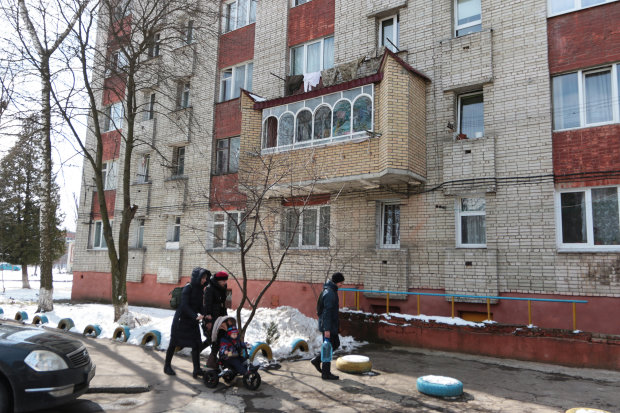 Почали штрафувати за агітацію на балконах: перший випадок - у Києві