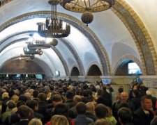 У Києві перекрили кілька станцій метро: подробиці