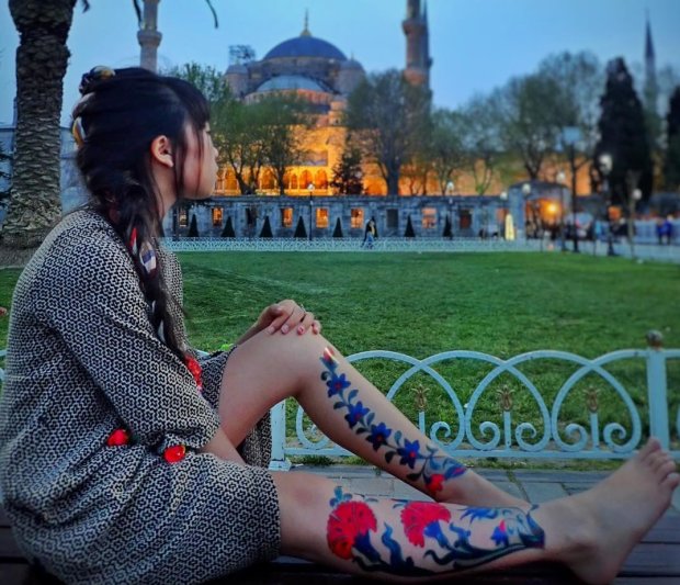 Училась на папе: 10-летняя татуировщица поразила мир, лучше многих