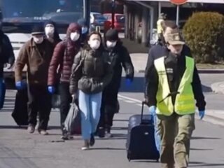 Заробітчани, фото: скріншот з відео