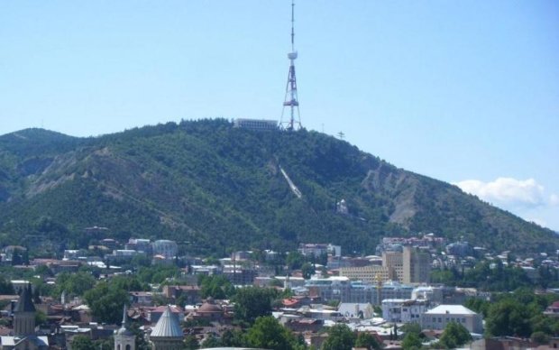 Символ Тбилиси охватил огонь