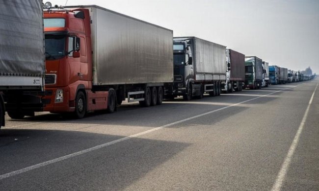 Кабмін обмежив торгівлю із Кримом