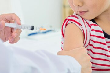 прививки детям во время карантина, фото со свободных джеоэл
